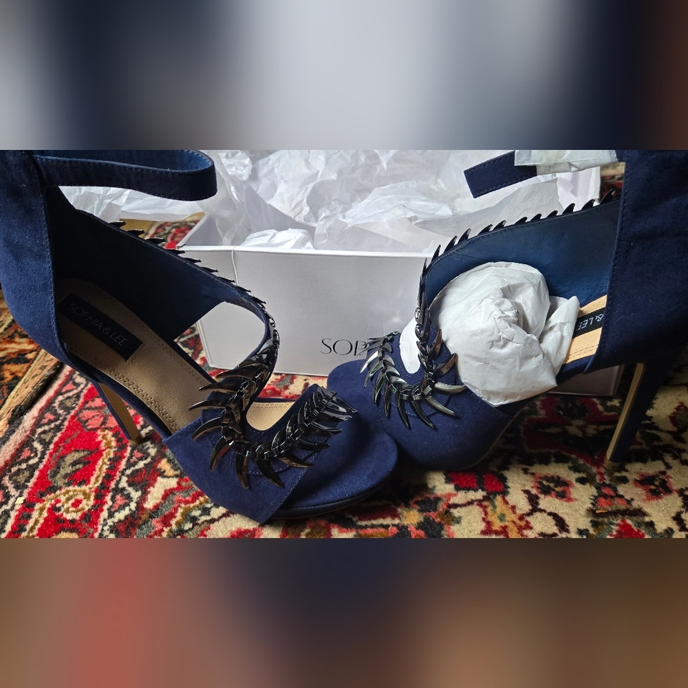 Sophia & Lee Navy Heels W/Silver Snake Jewel Detailing Sz7.5 STUNNING! NIB - Picture 11 of 16